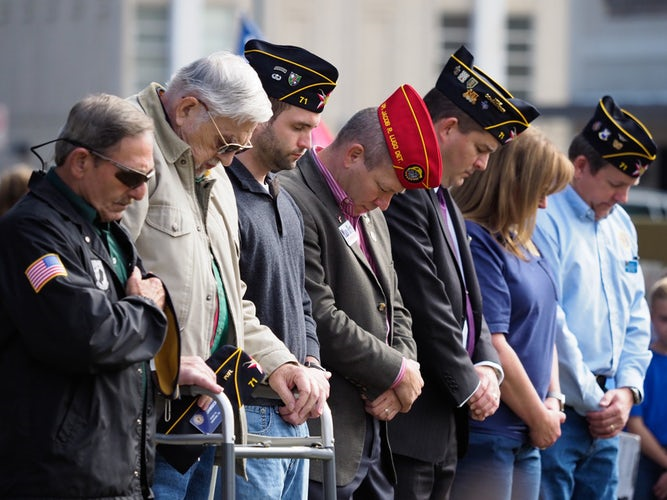 Veteran services that honor veterans